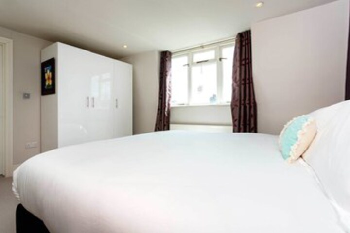 Room 12 of 21