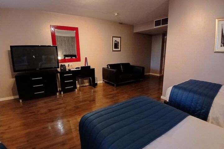 Room 38 of 182
