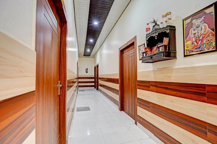 HOTEL TOWN HOUSE
