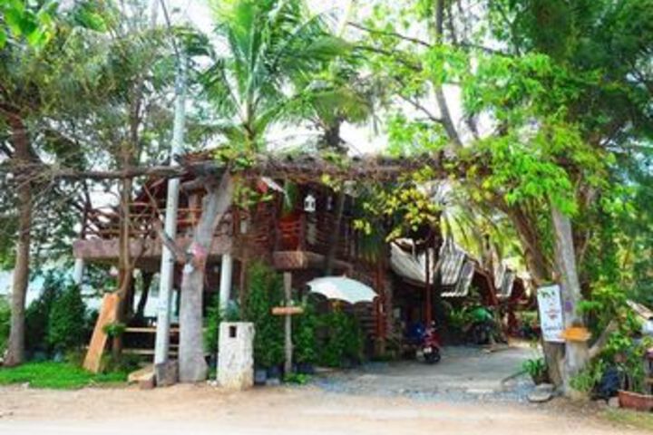Sappradoo Hut