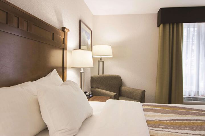 Room 2 of 34