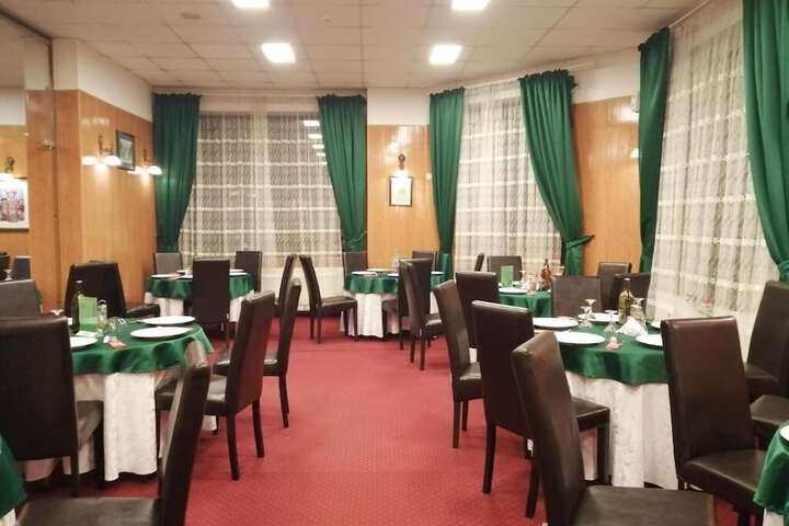 Dining 92 of 106