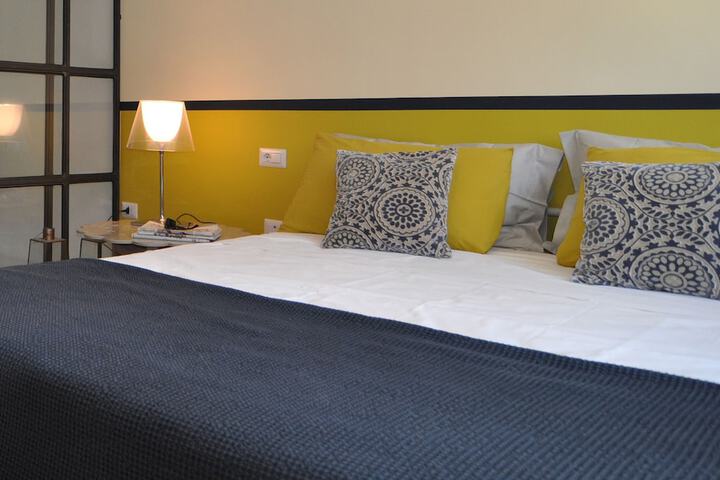 Room 2 of 53