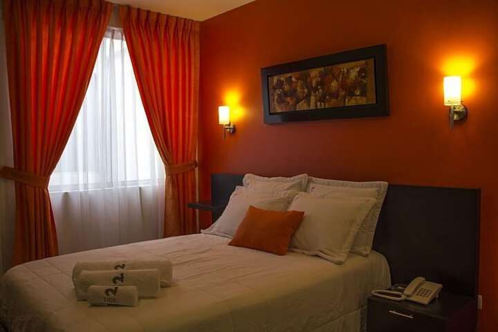 Room 10 of 27