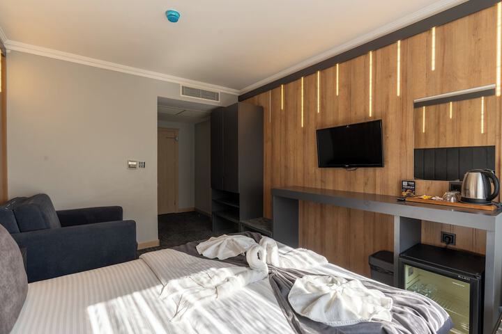 Room 21 of 53