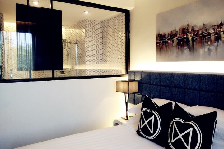 Room 11 of 44