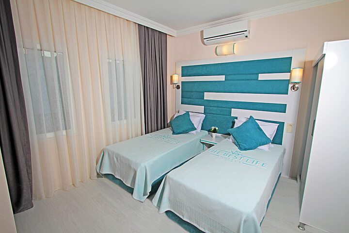 Room 5 of 14
