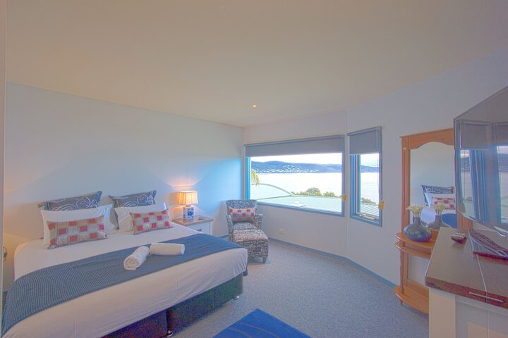 Room 5 of 28