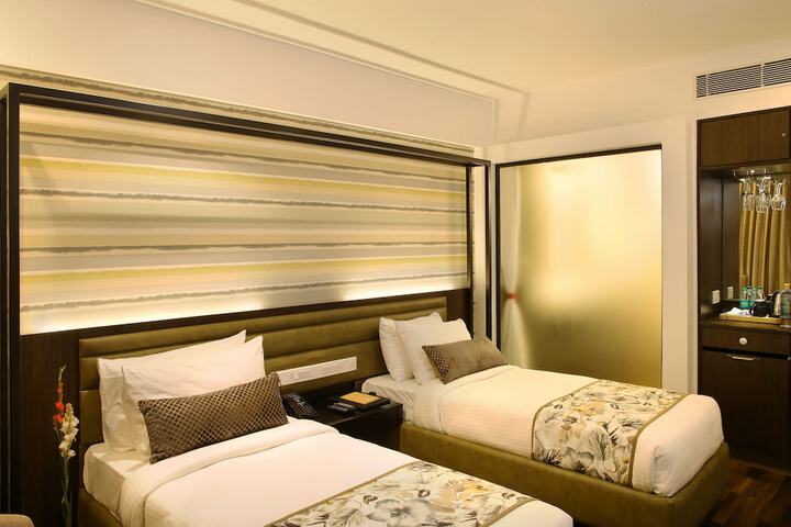 Room 13 of 39