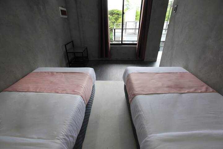 Room 26 of 69