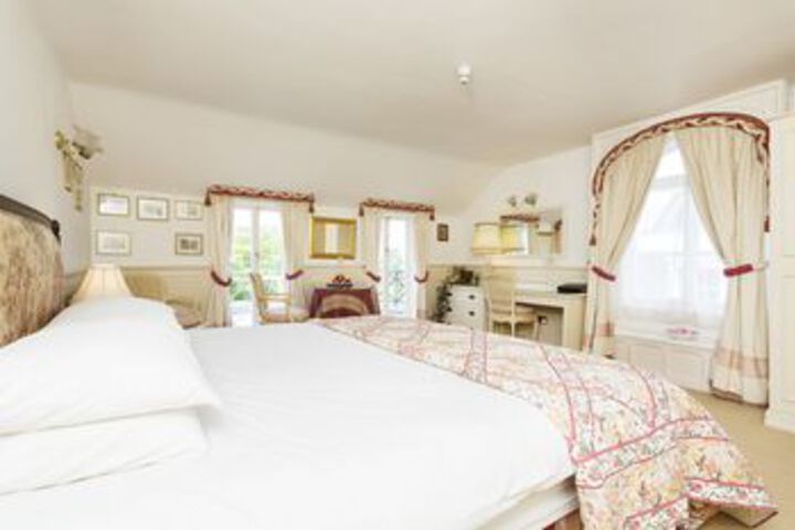 Room 3 of 54