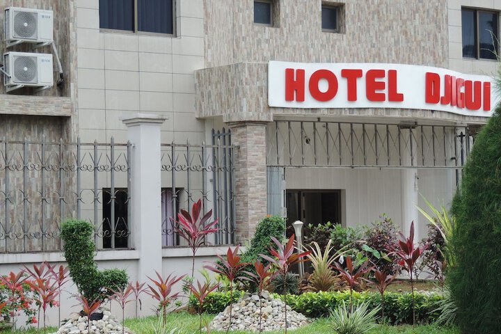 Hotel Exterior 32 of 39