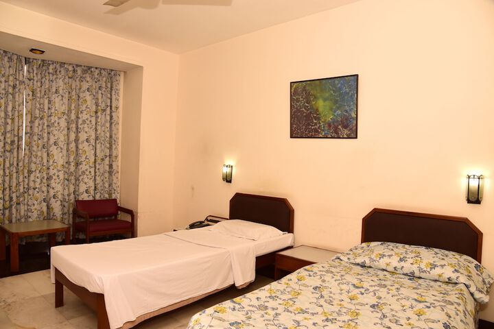 Room 10 of 22