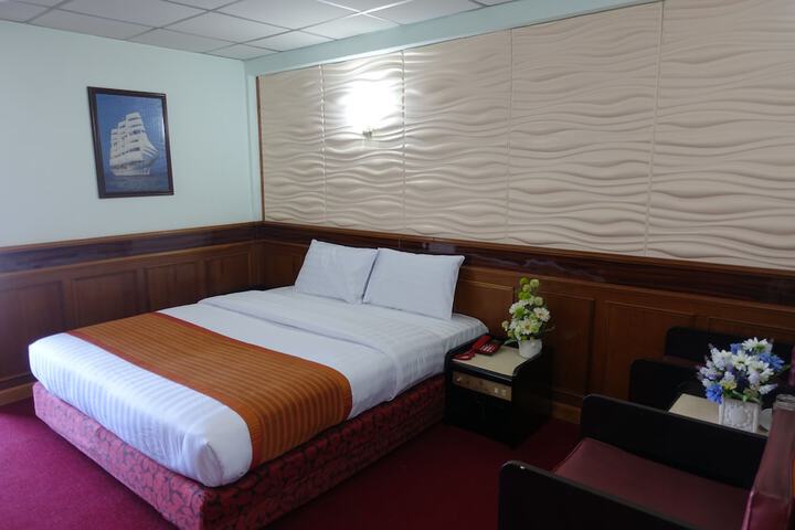 Room 7 of 31