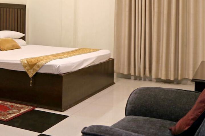 Room 16 of 62