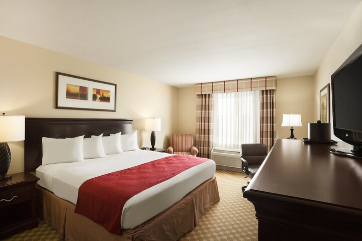2 Queen Beds (7 of 15)