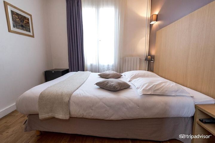 Room 8 of 49