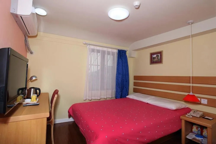 Room 3 of 13