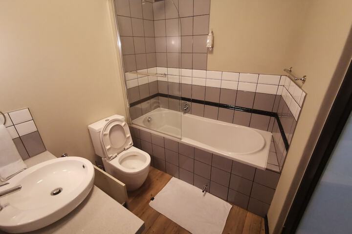 Room 167 of 215