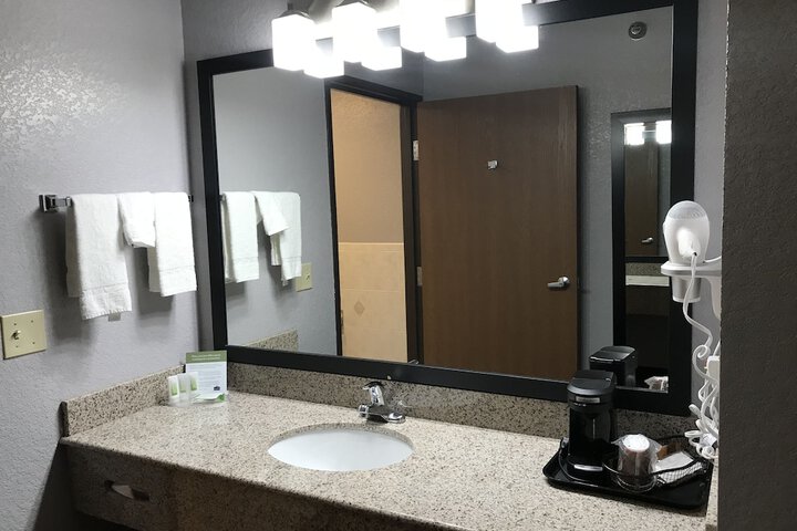 Bathroom sink