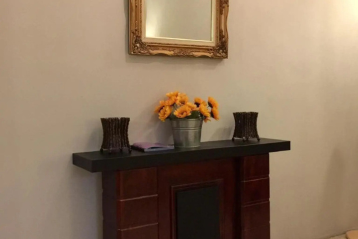 Room 7 of 16