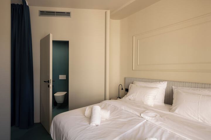 Room 65 of 133
