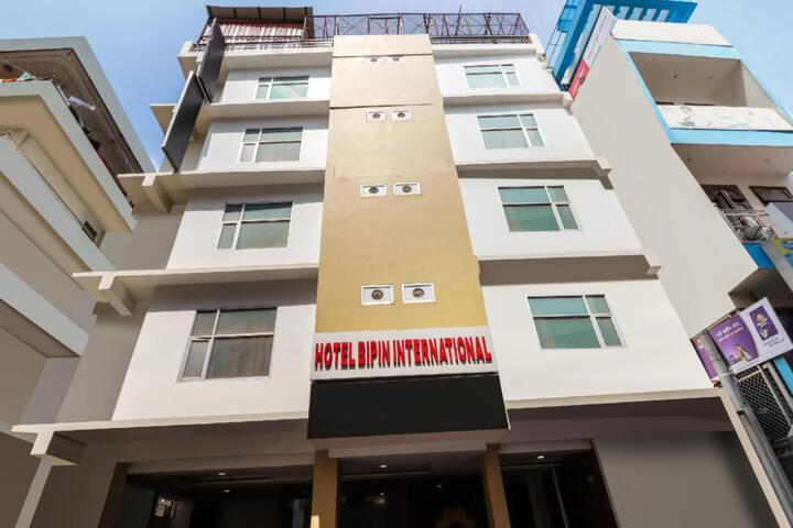 Super Capital O Seven Wonders Inn Near Sahara Ganj Mall
