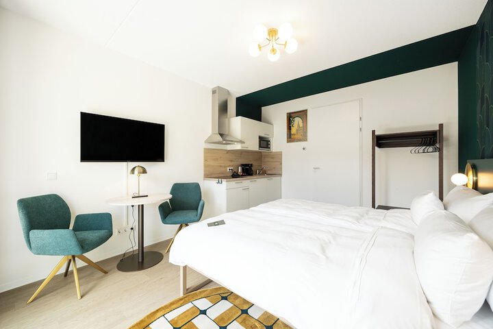 Room 26 of 45