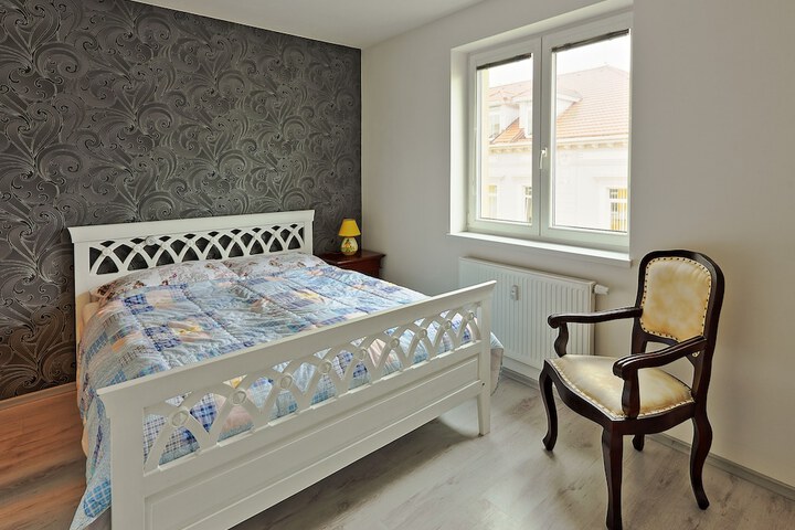 Room 5 of 27