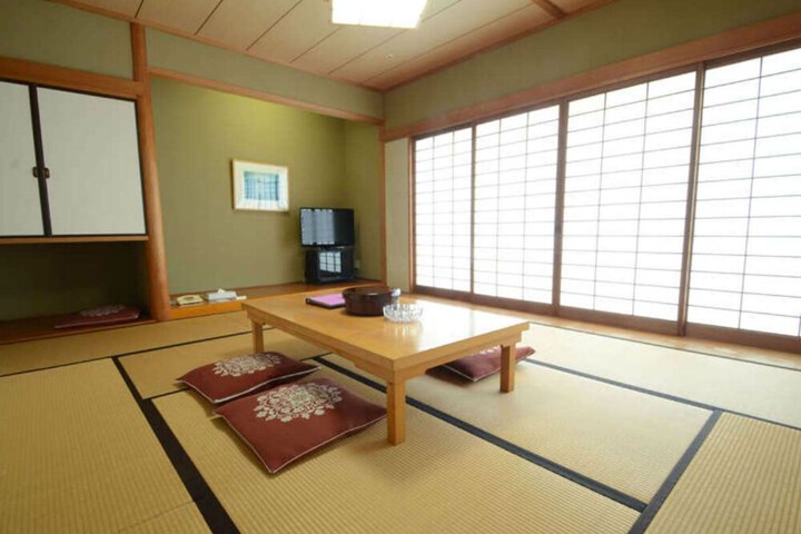 Room 8 of 54