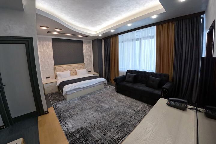 Room 5 of 25