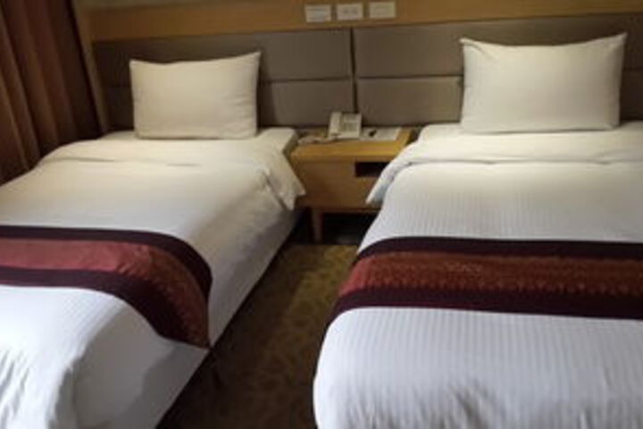 Room 22 of 47