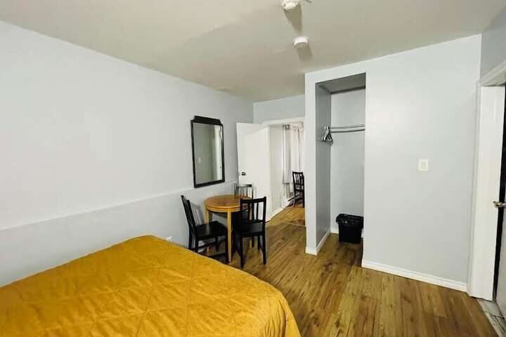 Room 15 of 33