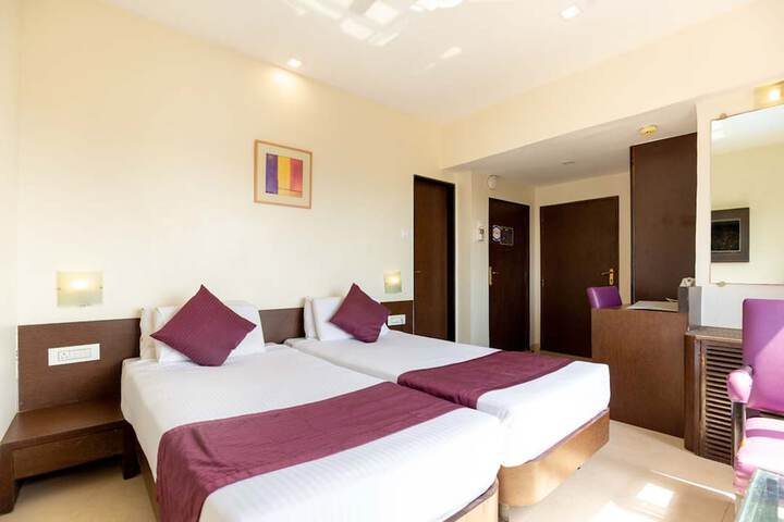 Room 12 of 34