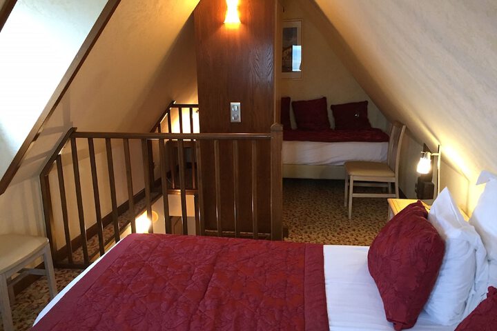 Room 4 of 15
