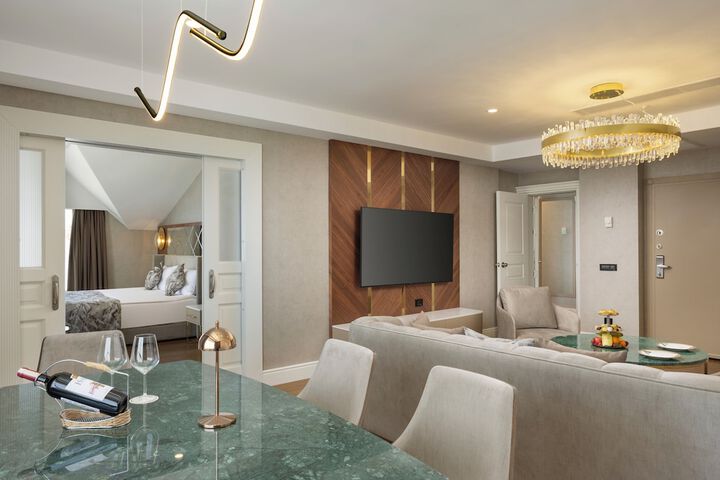 Room 44 of 164