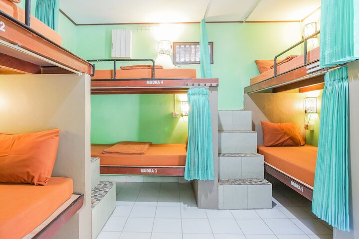 Room 25 of 54