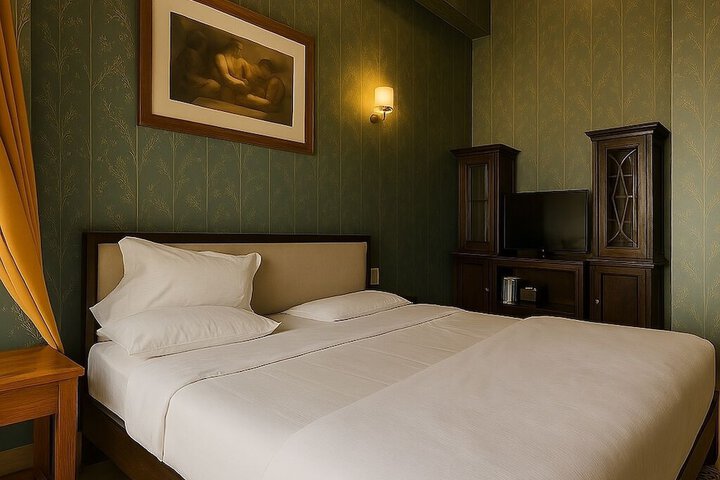 Room 4 of 76