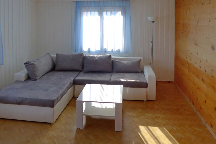 Room 4 of 12