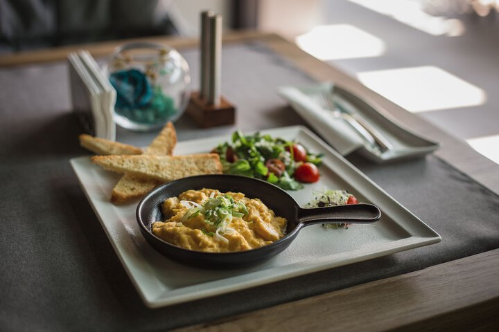 Breakfast/Coffee Service 128 of 166
