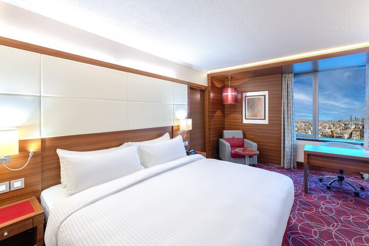 Room 21 of 151