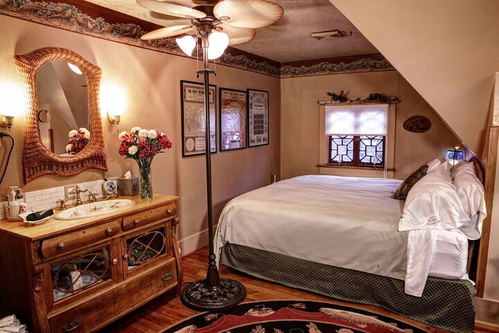 Room 4 of 95