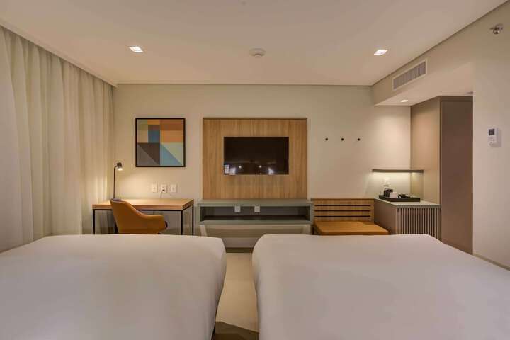 Room 33 of 131