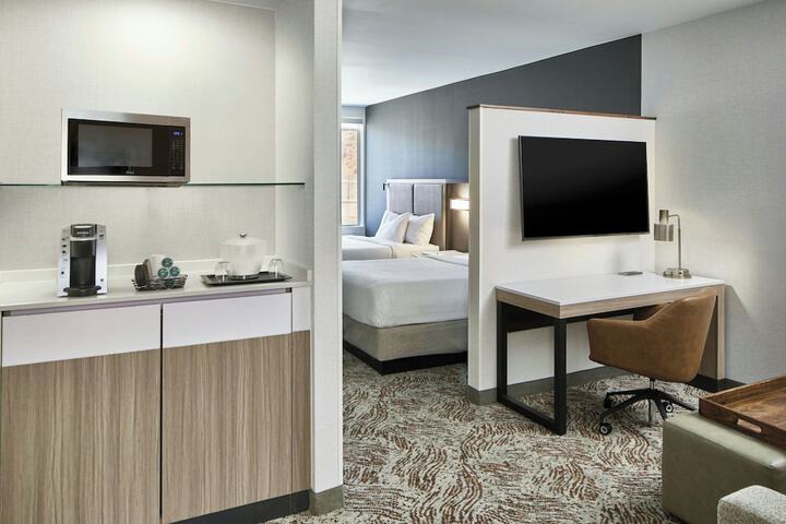 Room 35 of 108