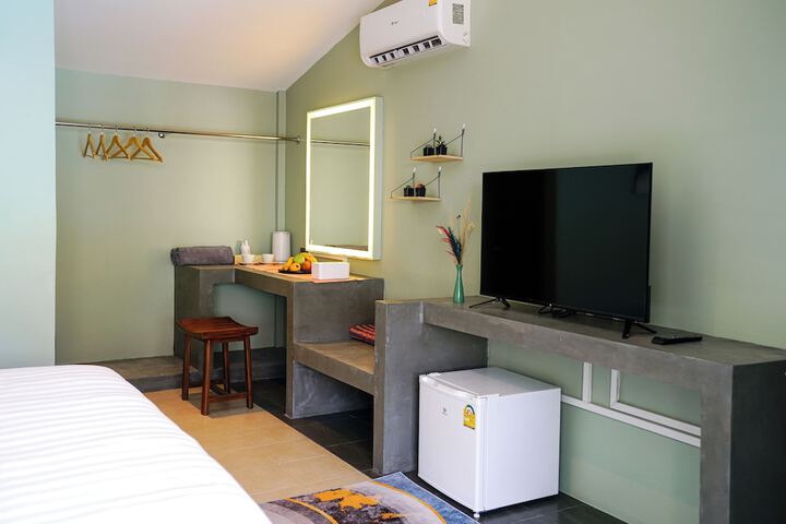 Room 5 of 30
