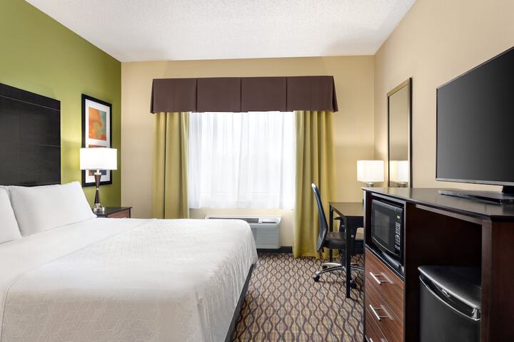 Room 15 of 65