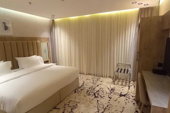Room 14 of 38