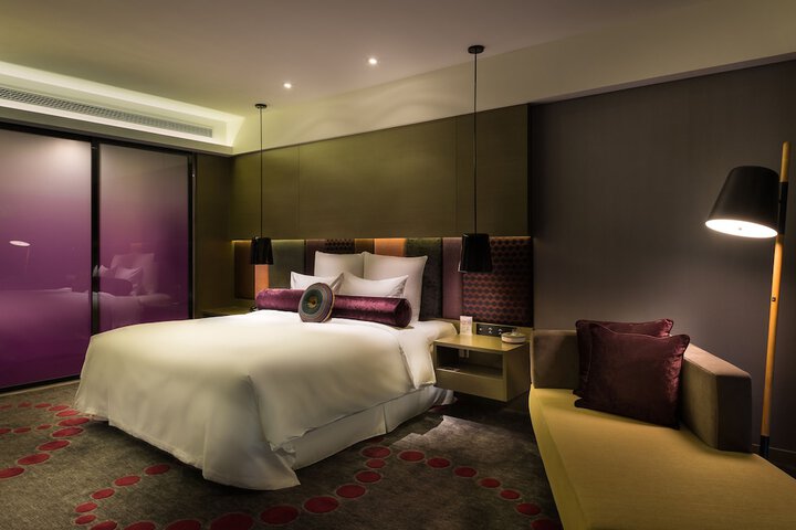 Room 4 of 69