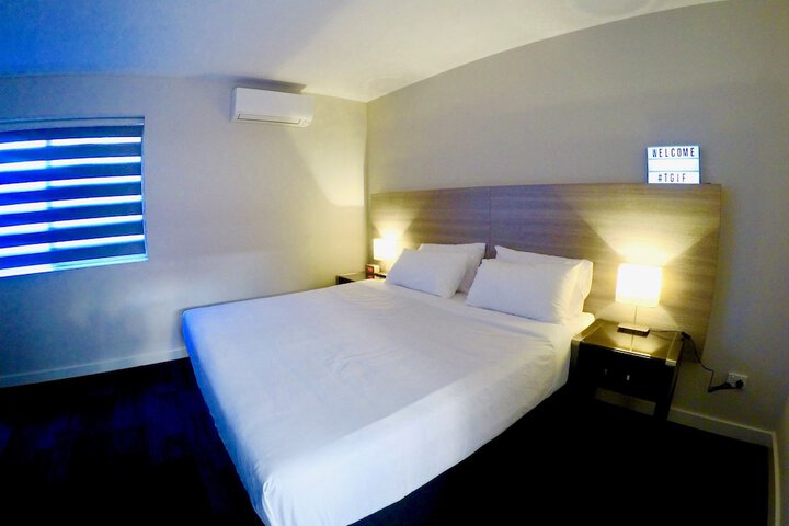 Room 11 of 65