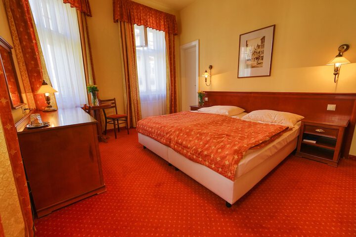 Room 8 of 67